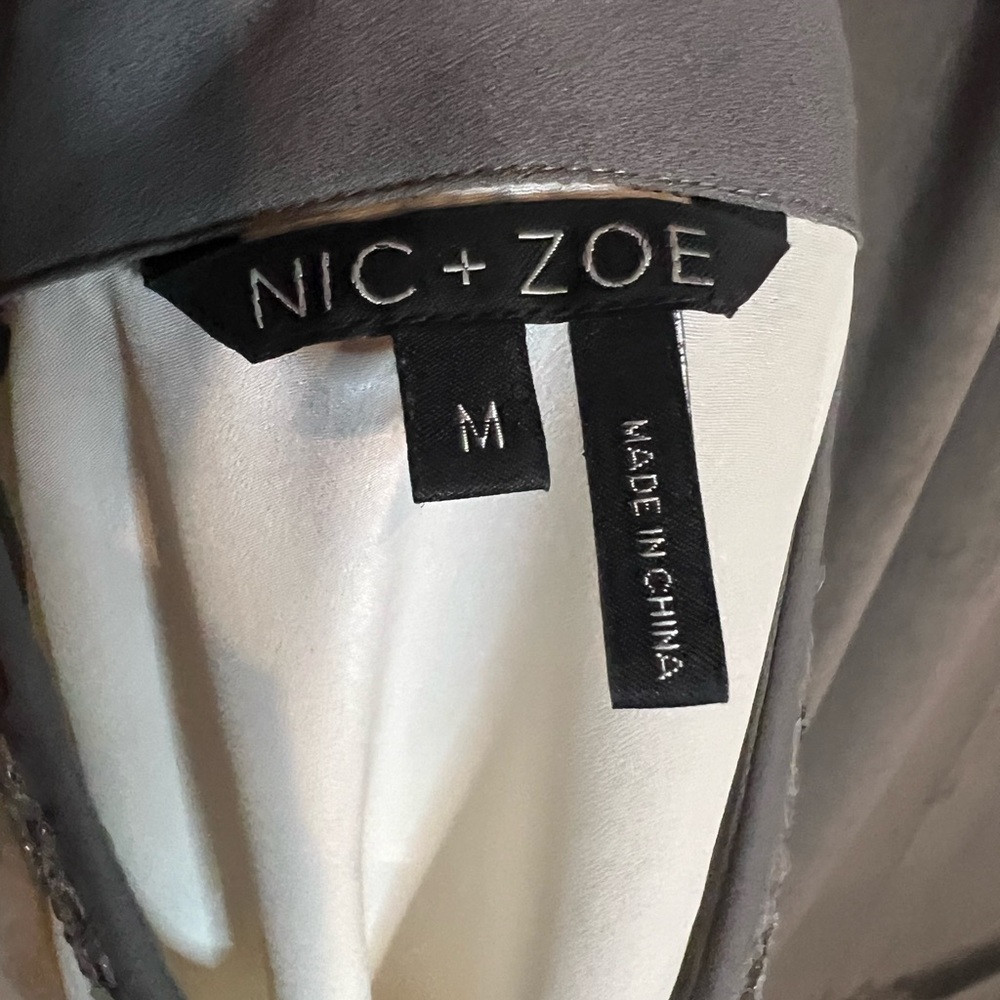 NIC + ZOE cute sheer tunic top with sequin collar - size Medium - Picture 2 of 4